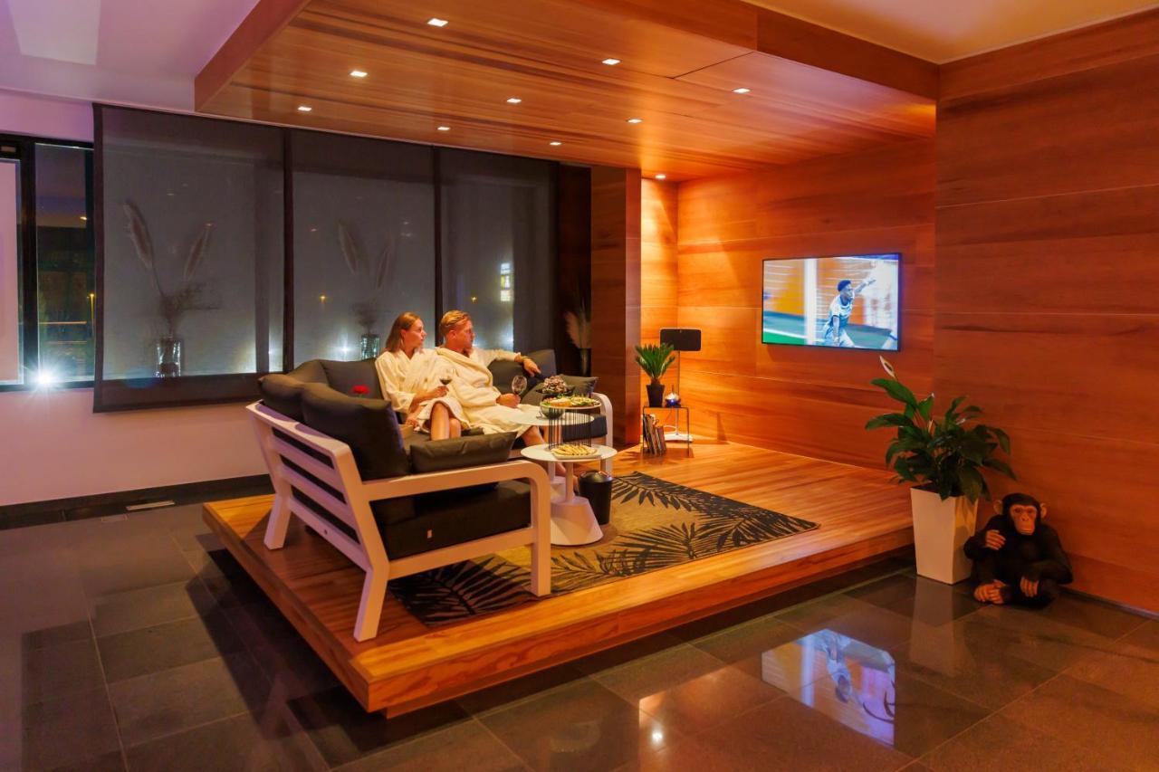 Wellness Dome Penthouse Suite Керкраде Экстерьер фото