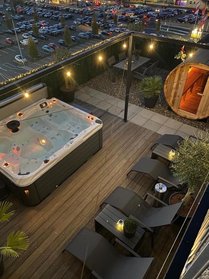 Wellness Dome Penthouse Suite Керкраде Экстерьер фото