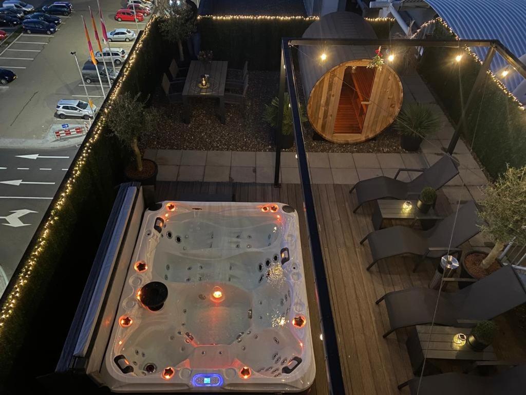 Wellness Dome Penthouse Suite Керкраде Экстерьер фото