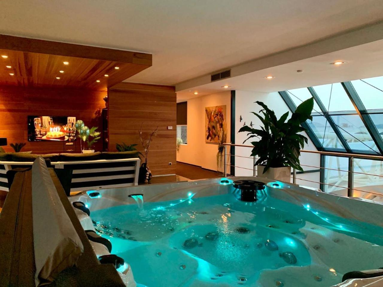 Wellness Dome Penthouse Suite Керкраде Экстерьер фото