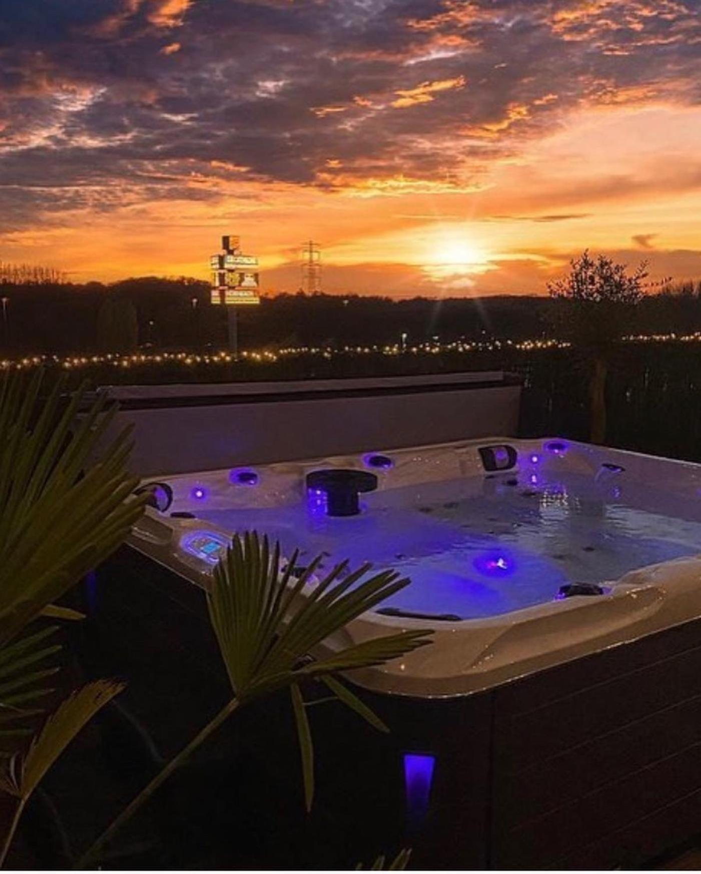 Wellness Dome Penthouse Suite Керкраде Экстерьер фото