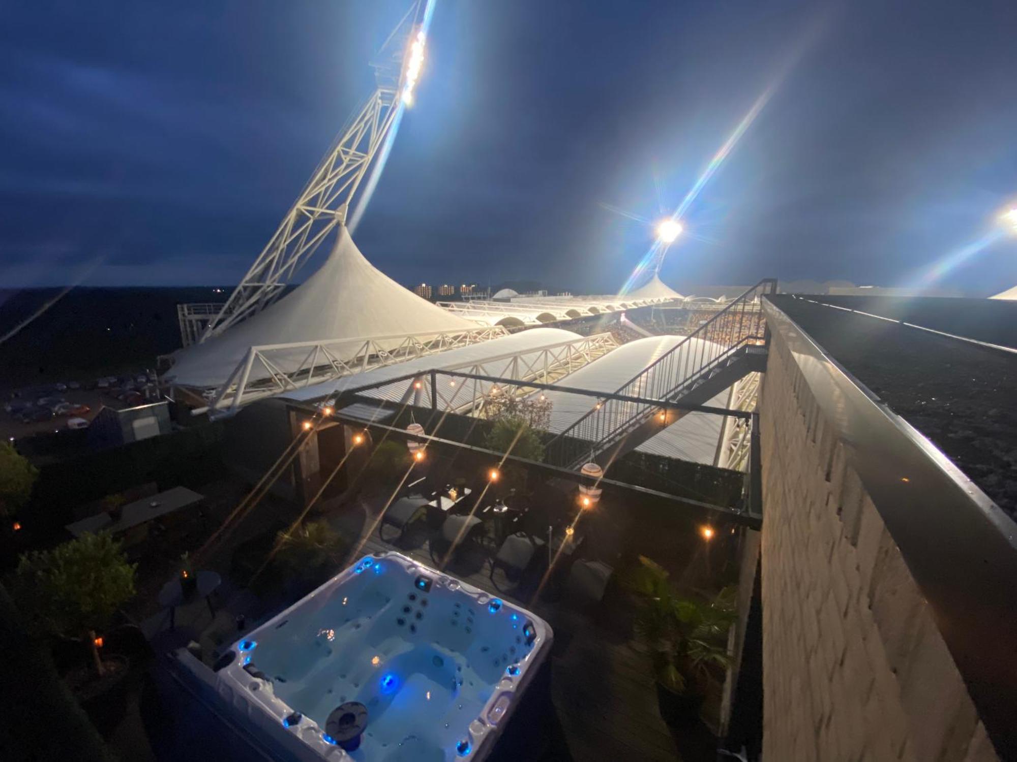 Wellness Dome Penthouse Suite Керкраде Экстерьер фото